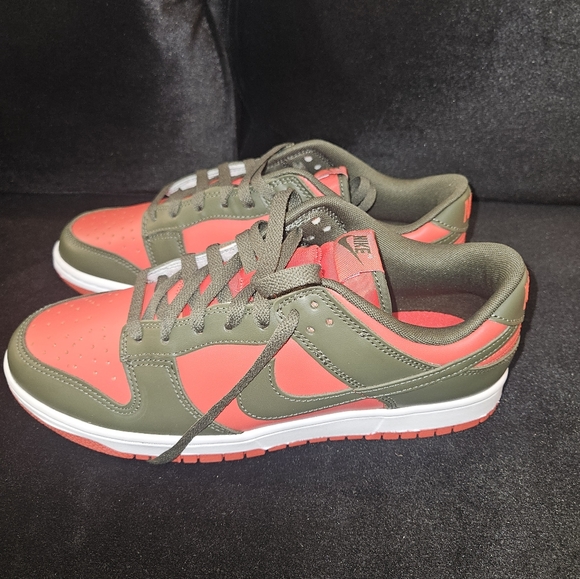 Nike dunks low size 10 - Picture 2 of 4